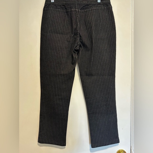 NWOT Lauren Ralph Lauren. Sz:6 PETITE. Black Pinstripe Jeans. Stretch. - Picture 2 of 11